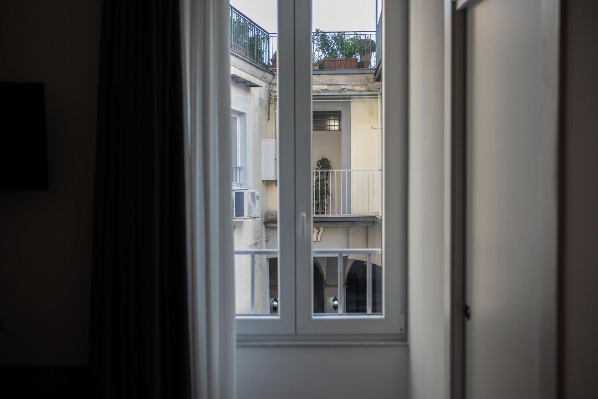Napoli Oltre Rooms Екстер'єр фото